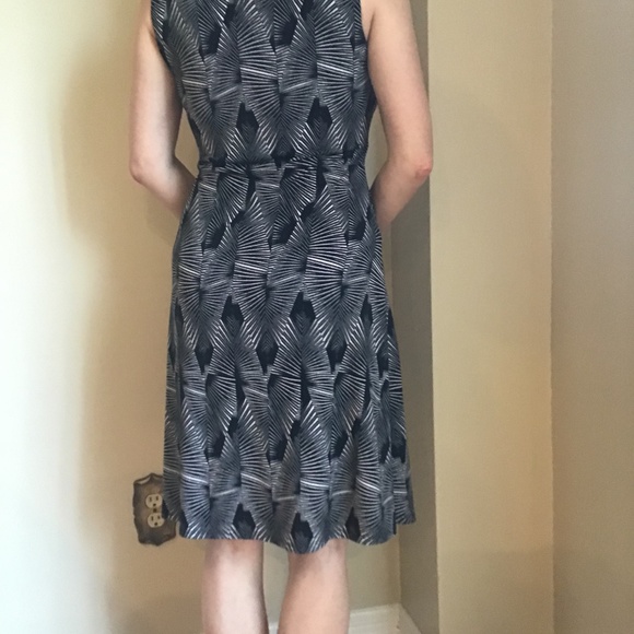 Dress - Picture 6 of 7